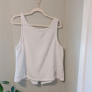 4OUR DREAMERS sz L, Pure White puckered Sleeveless Top. 100% Cotton